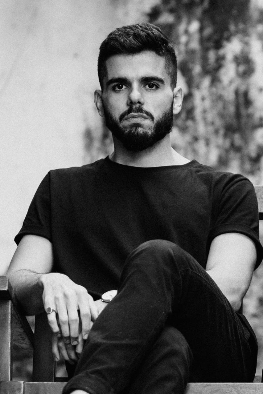 Retrato do Dr. Pablo Grillo, psicólogo especialista em Saúde Mental Masculina
